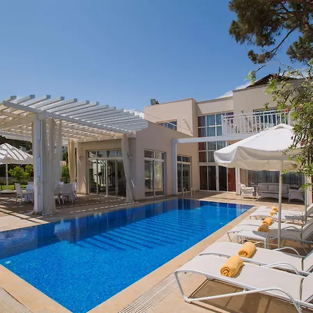 パピヨン アイシャ ＆ スパ 5*